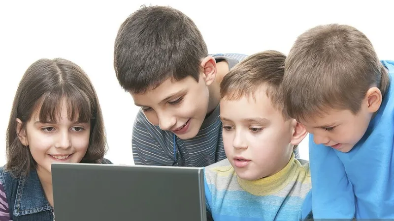 В Турции ищут новый план действий по обеспечению безопасности детей в Интернете